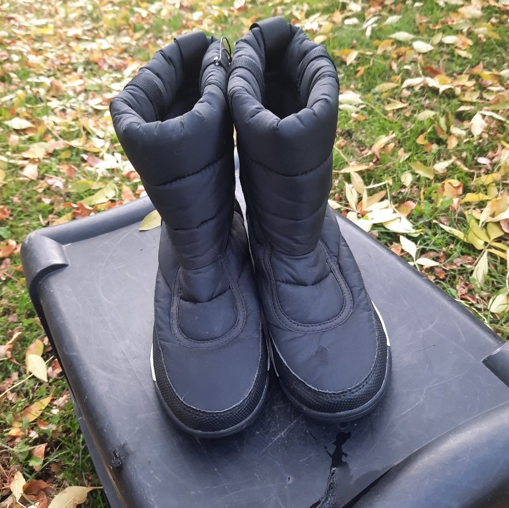 Youth size 7 sorel boots